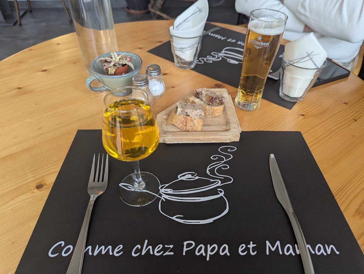 Restaurant Comme Chez Papa Et Maman-8